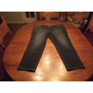 New Directions Size 2WR Pull On Skinny Jeans